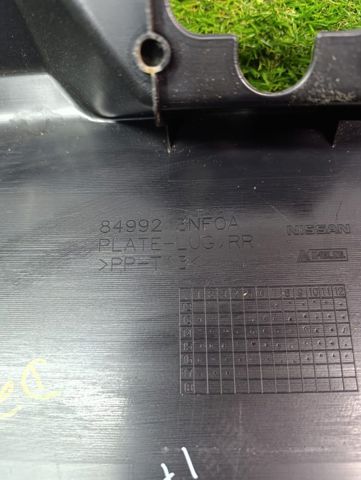Облицювання задньої панелі багажника 849923NF0A NISSAN