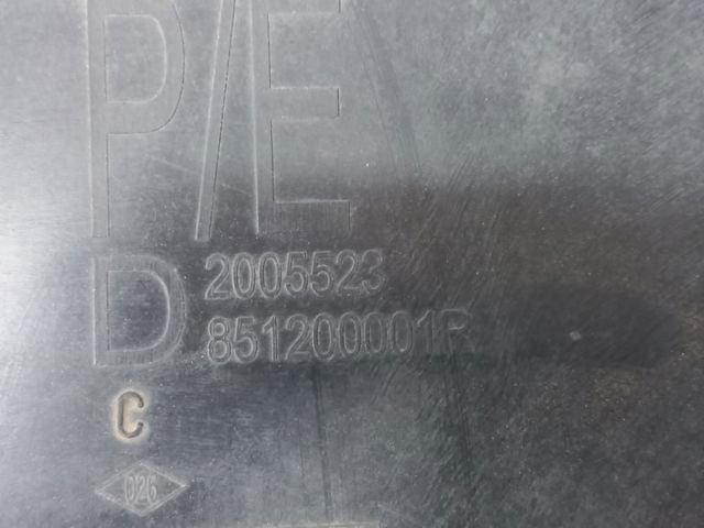 Ікло заднього бампера праве 851200001R RENAULT