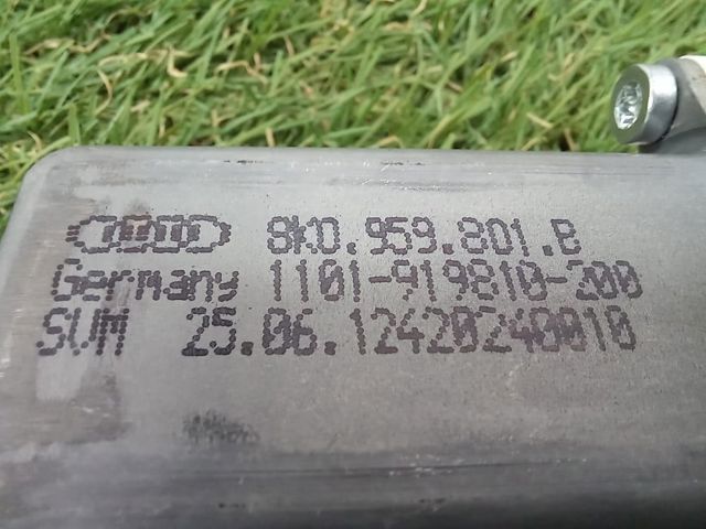 Мотор склопідйомника дверей передніх, лівих 8K0959801B VAG