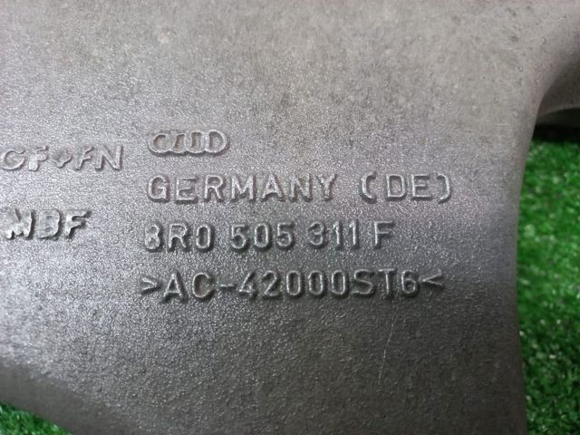 Важіль задньої підвіски нижній, лівий 8R0505311F VAG