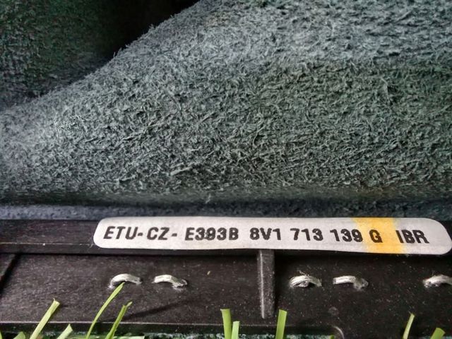 Рукоятка важеля КПП 8V1713139G VAG