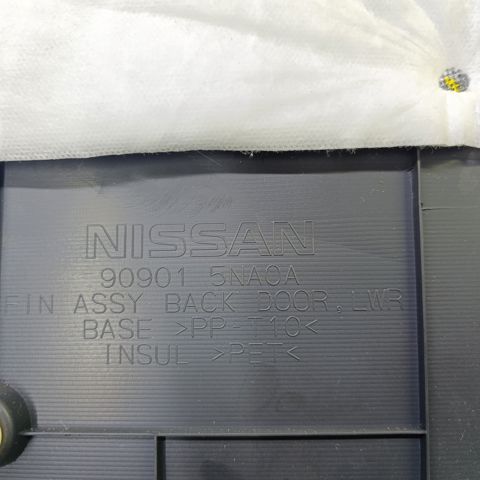 Облицювання багажника п'ятих дверей 909015NA0A NISSAN