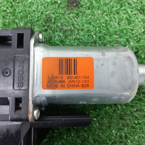 Двигун склопідіймача двері передньої, лівої 931401104 CHRYSLER