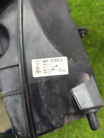 Корпус повітряного фільтра, лівий 95B128607B PORSCHE