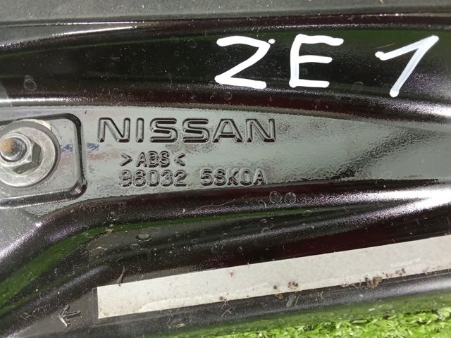 Спойлер даху 960325SK0A NISSAN