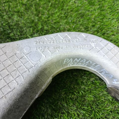 Важіль задньої підвіски нижній, правий 97033104202 PORSCHE