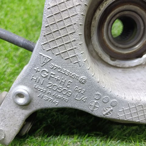 Маточина переднього колеса 97033160502 PORSCHE