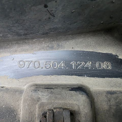 Підкрилок переднього крила, правий 97050412408 PORSCHE