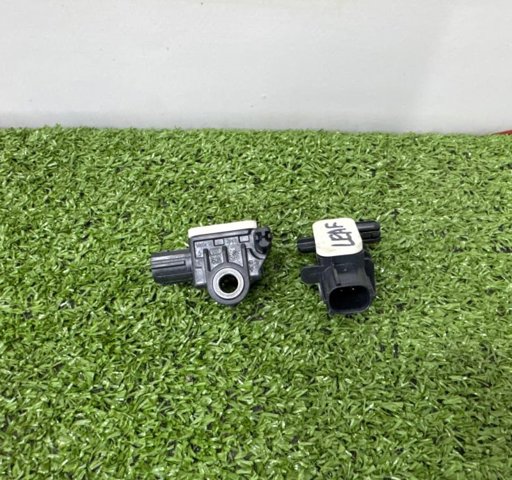 Датчик Айрбег передній 988301EA0A NISSAN