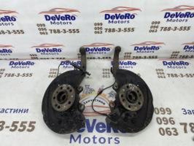 Цапфа поворотна права A1643302220 MERCEDES