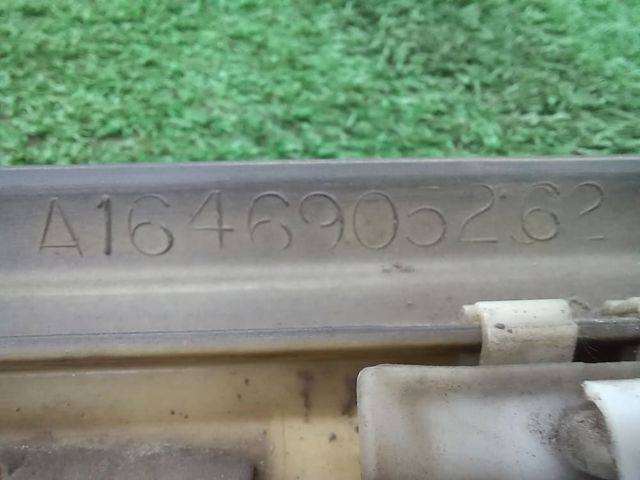 Кріплення бампера переднього A1646905262 MERCEDES