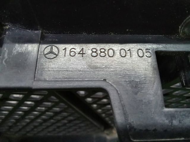 Огорожа, рамка під лобове скло A1648800105 MERCEDES