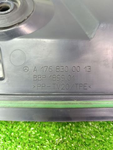 Водостік лобового скла, жабо A1768300013 NISSAN