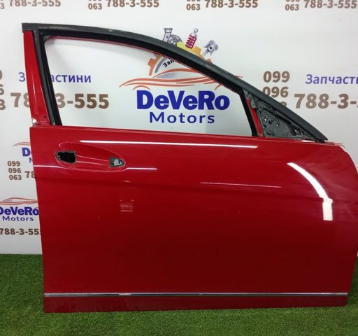 Пасажирські передні двері A2047200205 MERCEDES