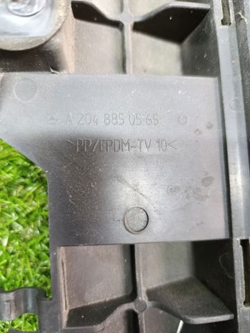Кронштейн бампера заднього, центральний A2048850565 MERCEDES