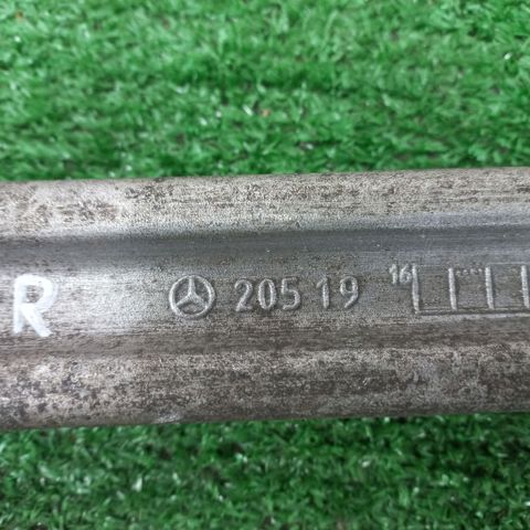 Важіль передньої підвіски нижній, лівий/правий A2053306710 TOYOTA