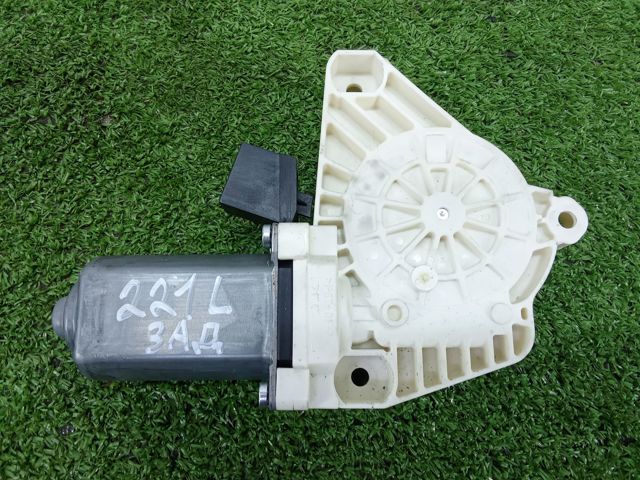 Моторчик склопідйомника двері задніх, лівих A2218202942 MERCEDES