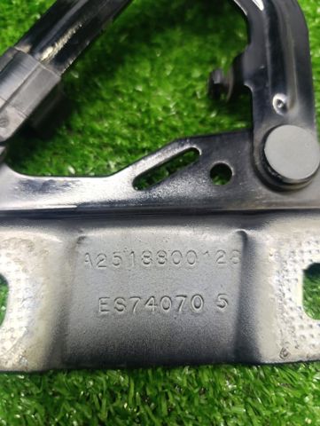 Завіса капота ліва A2518800128 MERCEDES