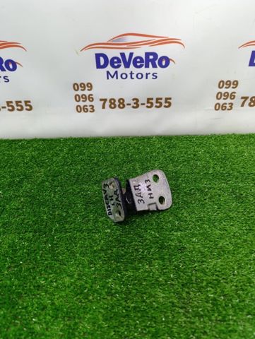 Петля передніх дверей лівих BDB780130 LAND ROVER