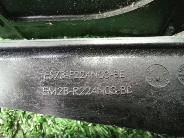 Тримач зовнішньої ручки дверей, передньої лівої ES7Z5426685T FORD