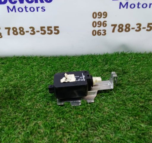 Лічинка замка паливного бака FSG500013 LAND ROVER