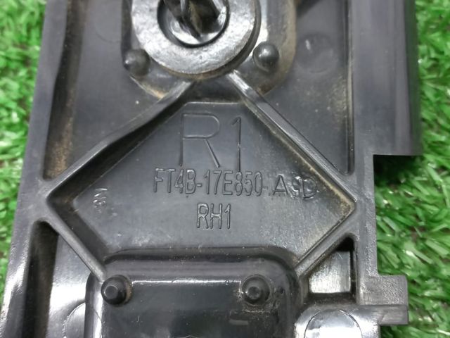 Кронштейн бампера заднього, правий FT4B17E850AD FORD