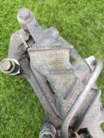 Скоба супорта переднього GB5Z2B292B FORD