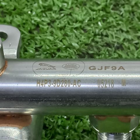 Рампа форсунок системи упорскування палива JDE40127 JAGUAR