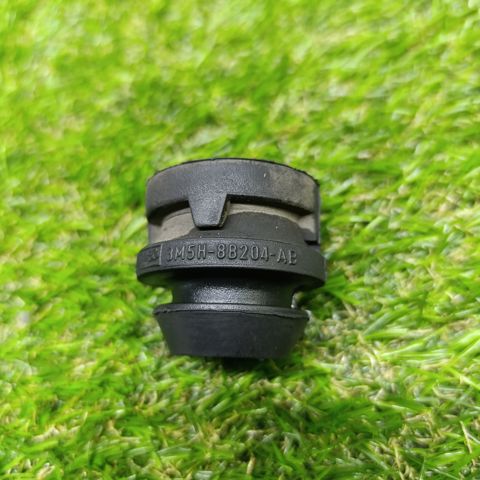 Подушка радіатору нижня LR000242 LAND ROVER