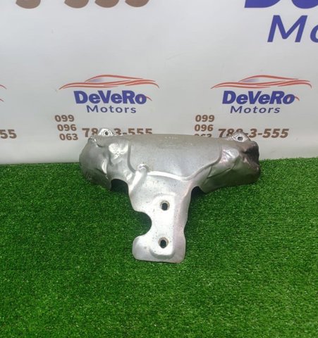 Кришка випускного колектора LR025679 LAND ROVER