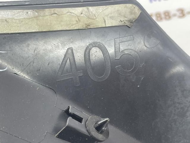 Молдинг заднього лівого крила LR056577 LAND ROVER