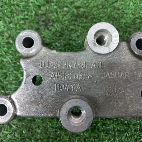Кронштейн генератора (натяжний) LR056659 LAND ROVER