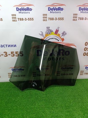Скло заднє праве LR058834 LAND ROVER