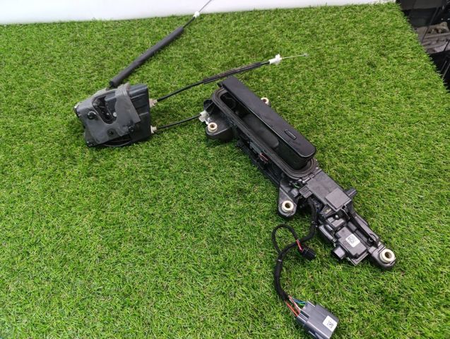 Замок передніх пасажирських дверей LR070434 LAND ROVER