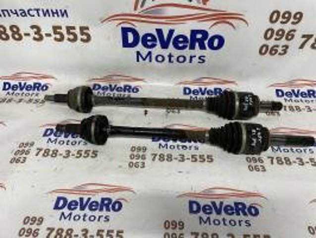 Піввісь задня, права LR078570 LAND ROVER
