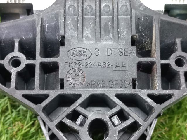 Тримач зовнішньої ручки дверей, передньої правої LR078757 LAND ROVER