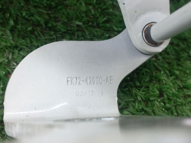 Петля задніх правих дверей LR084530 LAND ROVER