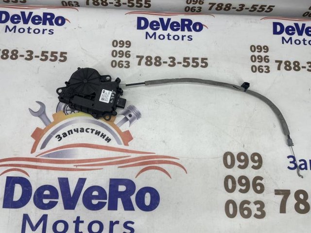 Замок і ручка дверей задка LR090184 LAND ROVER