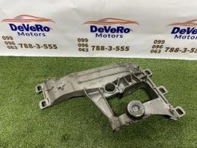 Балка кріплення коробки передач LR090491 LAND ROVER