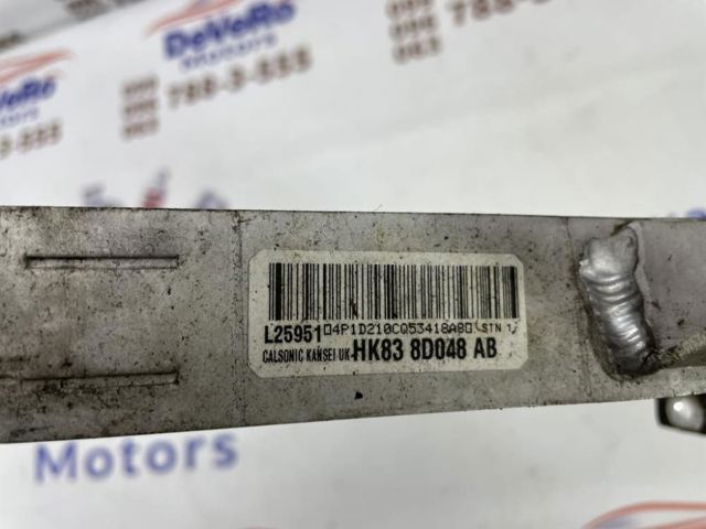 Радіатор охолодження двигуна, правий LR092120 LAND ROVER
