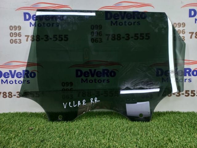 Скло задньої двері правої LR093211 LAND ROVER
