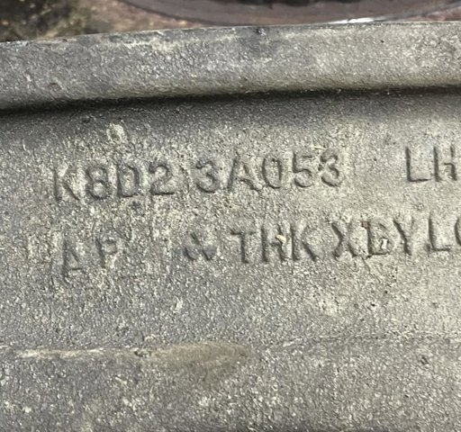 Важіль передній лівий LR114249 LAND ROVER