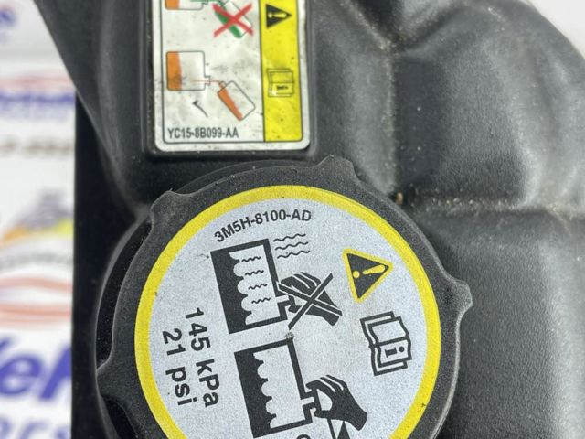 Розширювальний бачок охолодження LR115228 LAND ROVER