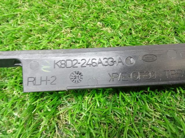 Молдинг опускного скла двері задньої, лівої LR137694 LAND ROVER