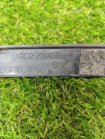 Молдинг опускного скла дверей передньої, лівої LR138245 LAND ROVER