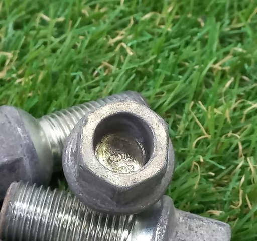 Болти до колеса WHT002437 VAG