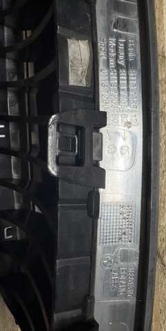 Решітка радіатора 18801310 BMW