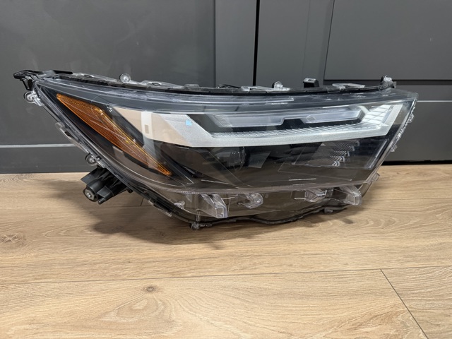 Права блок фара 811100R350 TOYOTA