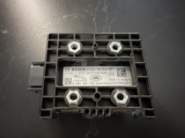 Радарний датчик дистанції LR135905 LAND ROVER