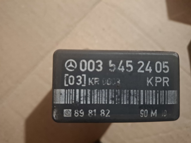 Реле електробензонасосу 0035452405 MERCEDES